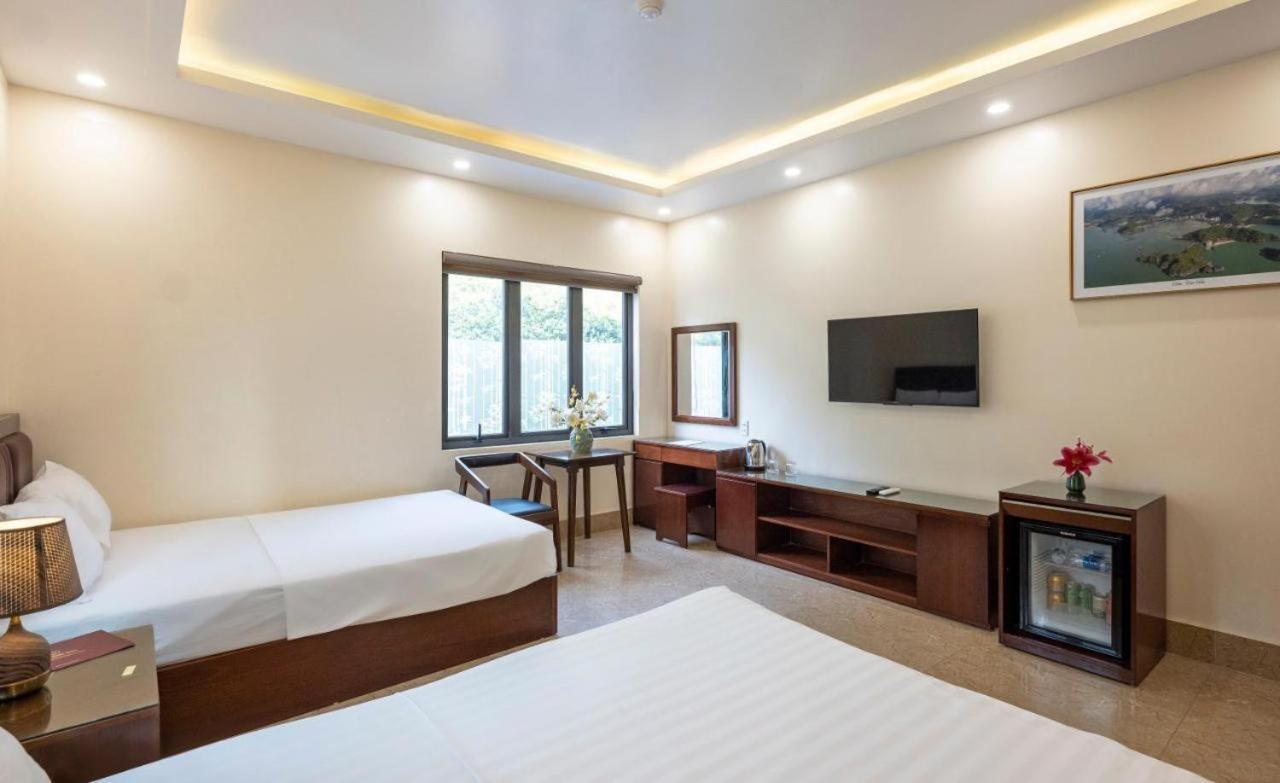 Aroma Cat Ba Sea View Hotel Chan Chau Exterior photo